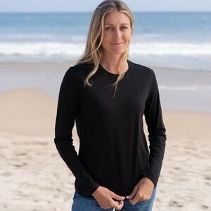 NWOT-The Classic T-Shirt Company Long Sleeved Shirt - Made in USA